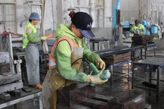 Custom Design Granite Memorial Tombstone with Kerbs for Russia