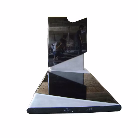 Lapide del monumento della lapide del cimitero di granito nero con intaglio